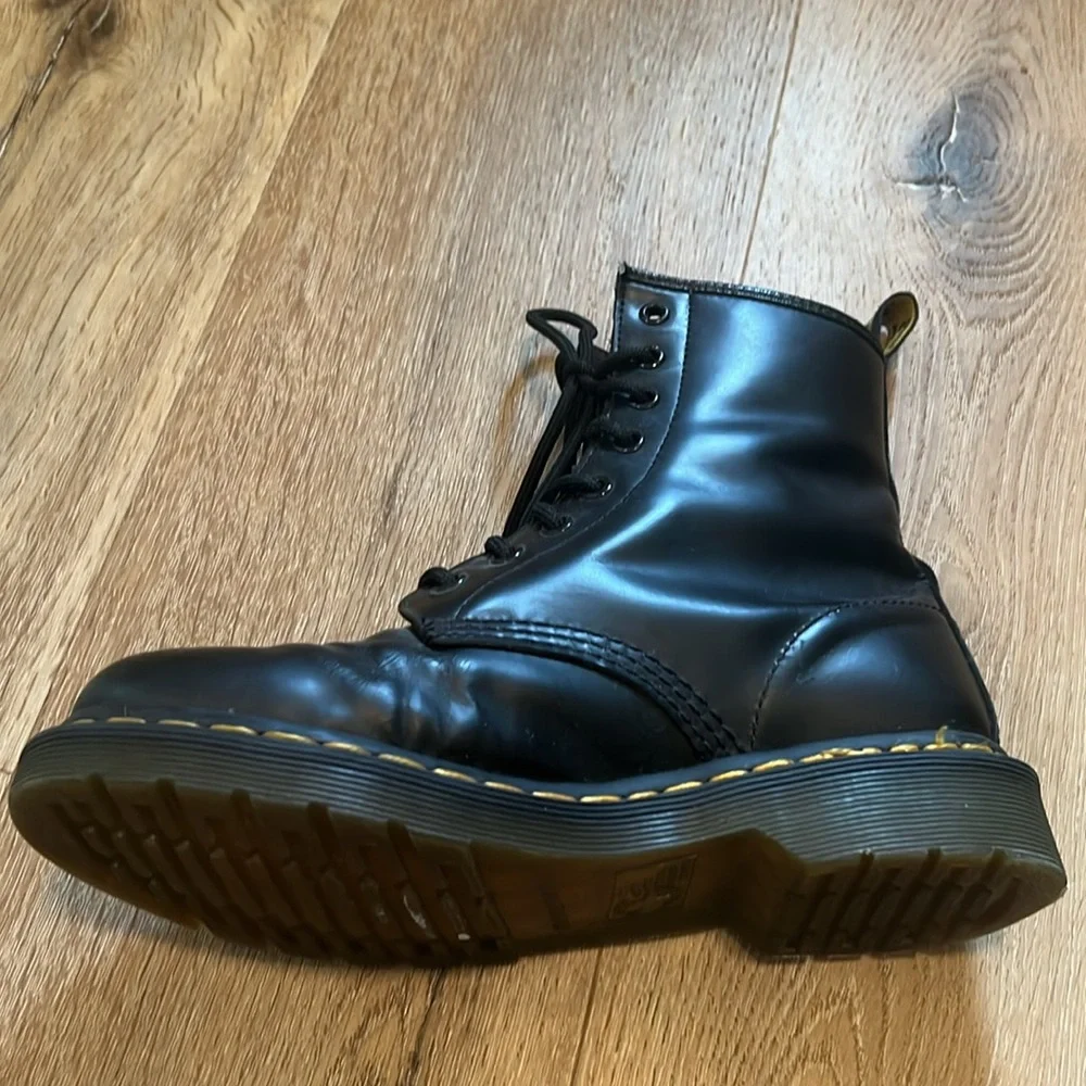 Dr.Martens Black Ankle Boots Size EU38 / 7 Gently Used
